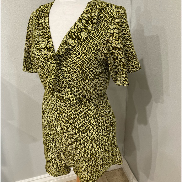 Pants - Yellow black abstract romper WITH POCKETS